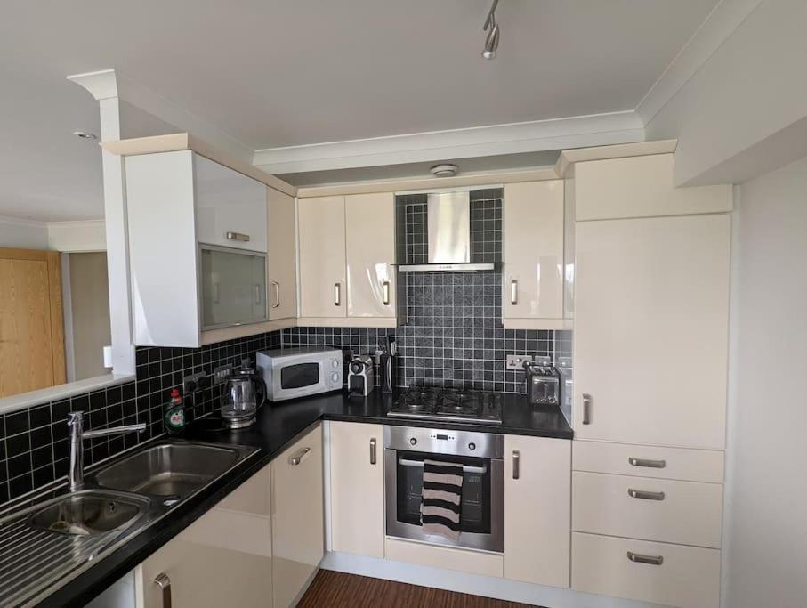 Beautiful 2 Bedroom Flat Overlooking Golf Course Carnoustie Bagian luar foto