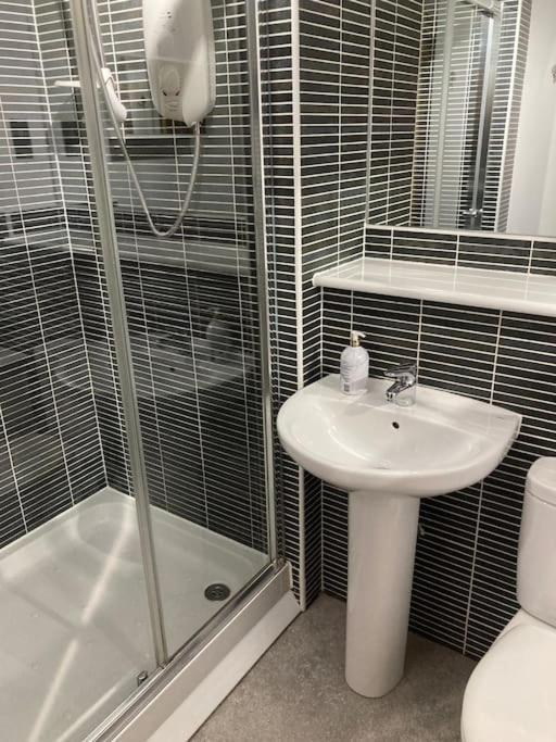 Beautiful 2 Bedroom Flat Overlooking Golf Course Carnoustie Bagian luar foto