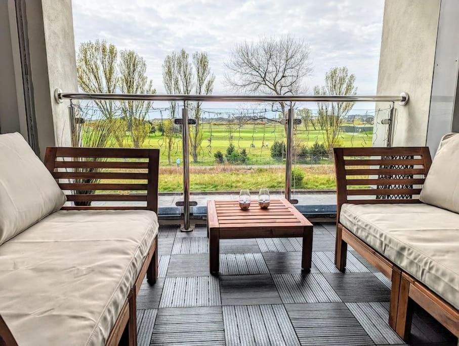 Beautiful 2 Bedroom Flat Overlooking Golf Course Carnoustie Bagian luar foto